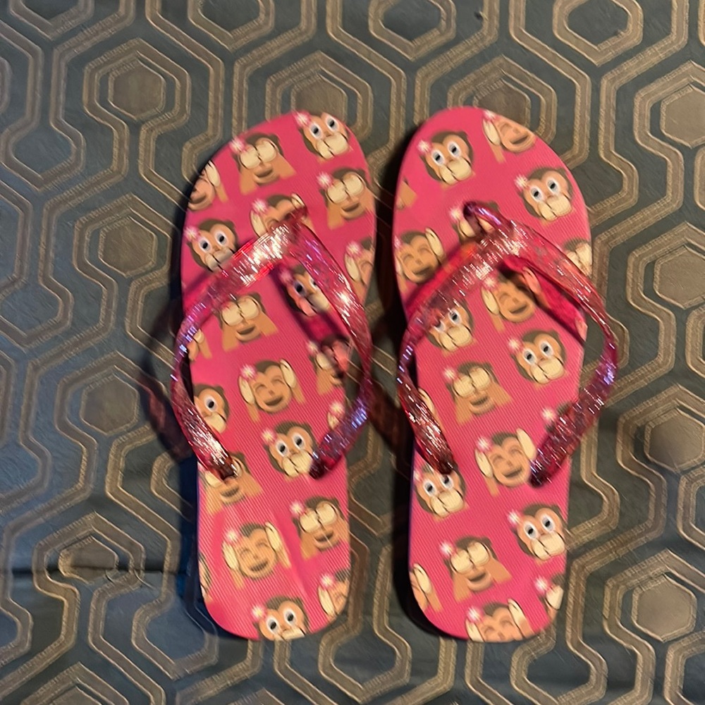 Size 7 Pink Hear No Evil, Speak No Evil, See No Evil Flip Flops w/glitter straps